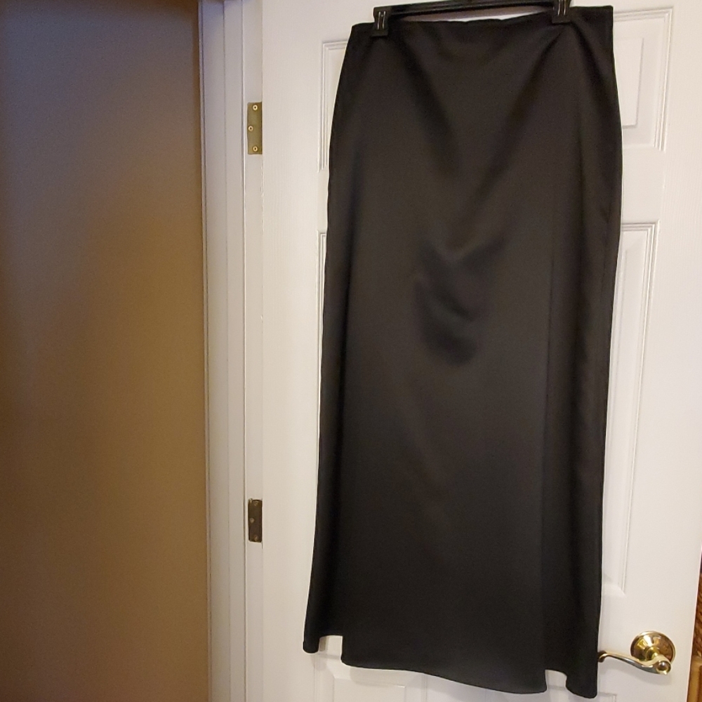 Xscape Formal Satin Skirt